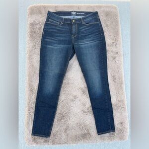 Levi's Strauss Signature Size 33x32 Mid-Rise Medium Wash Skinny Jean "New Dream"